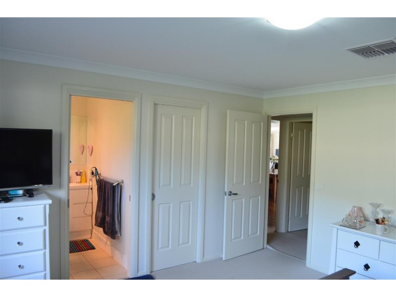 51 Jeffery Circuit, Tumut NSW 2720