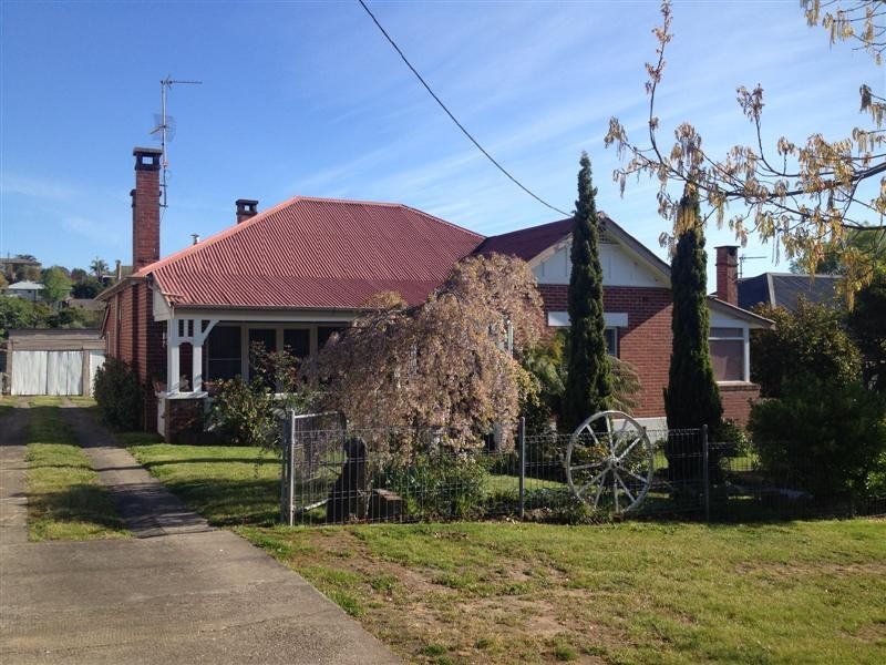 87 Merivale Street, Tumut NSW 2720