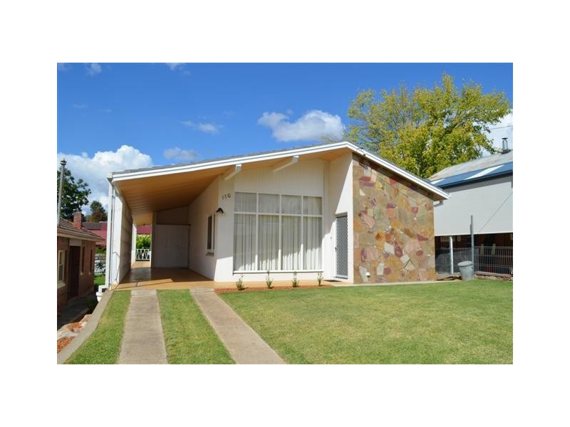 170 Wynyard Street, Tumut NSW 2720