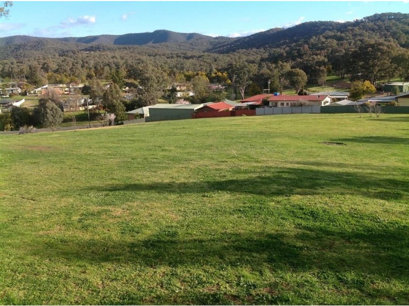 131 Herbert Street,, Tumut NSW 2720