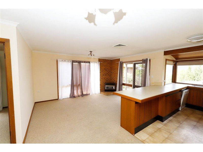 13 Bundara Crescent, Tumut NSW 2720