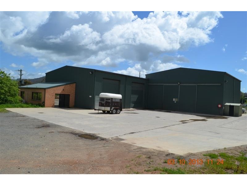 13 Sturt Close, Tumut NSW 2720