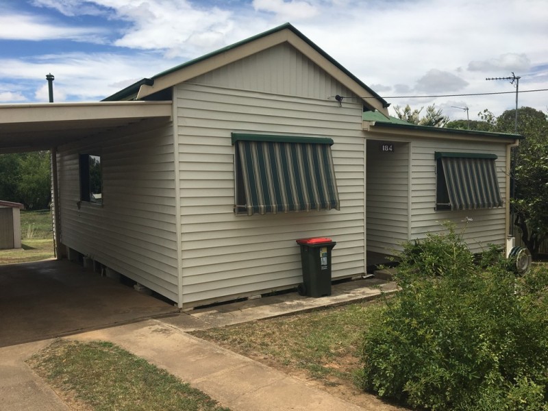 184 Capper Street, Tumut NSW 2720