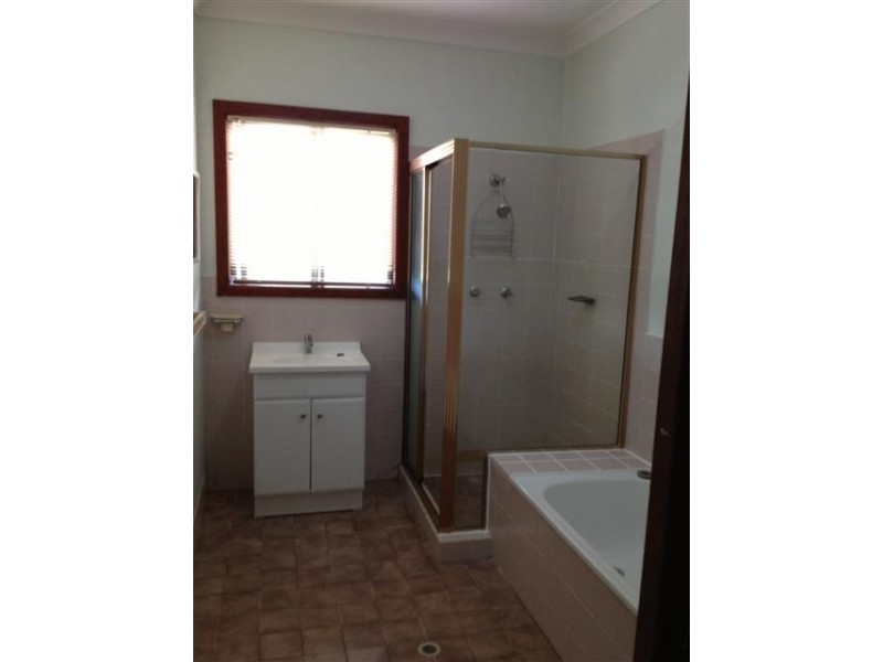 24 Fitzroy Street, Tumut NSW 2720