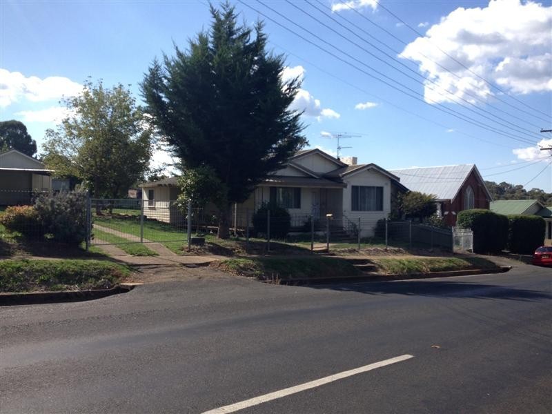 16 Tumbarumba Road, Batlow NSW 2730