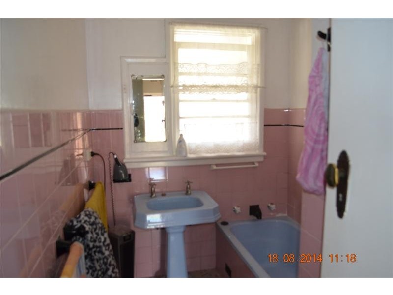 74 Broughton Street, Tumut NSW 2720