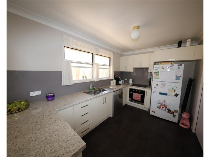 31 Clarke Street, Tumut NSW 2720