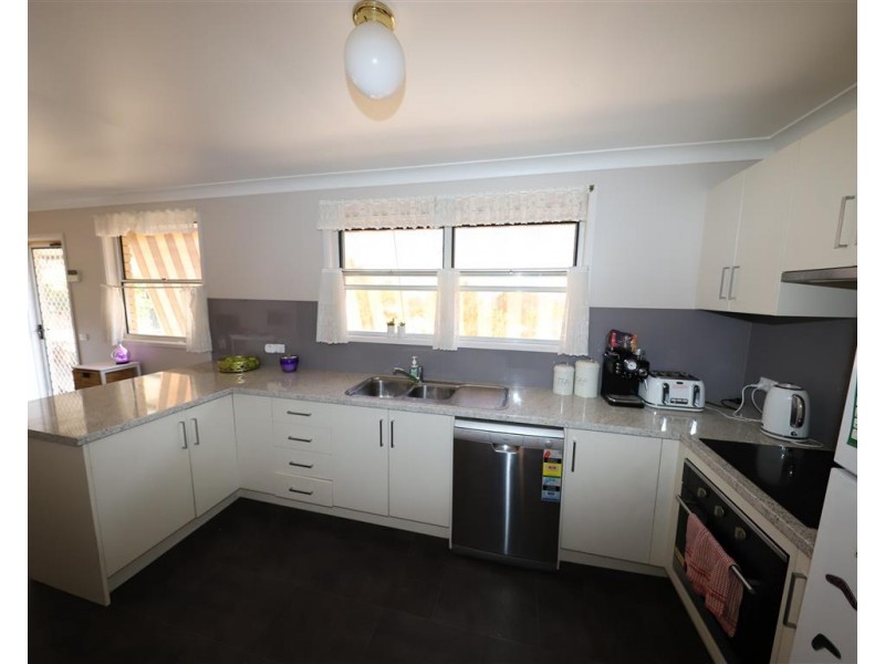 31 Clarke Street, Tumut NSW 2720