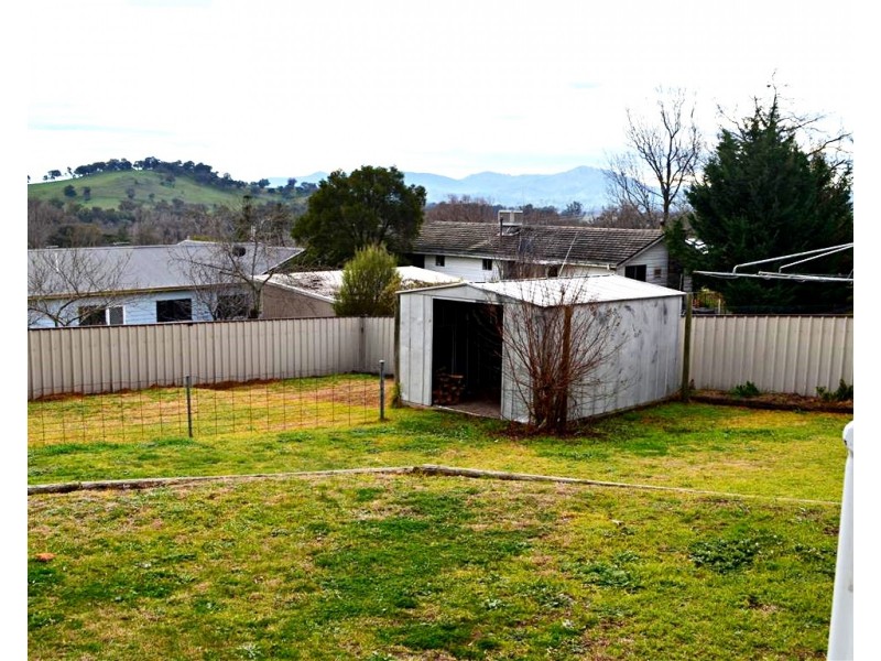 31 Clarke Street, Tumut NSW 2720