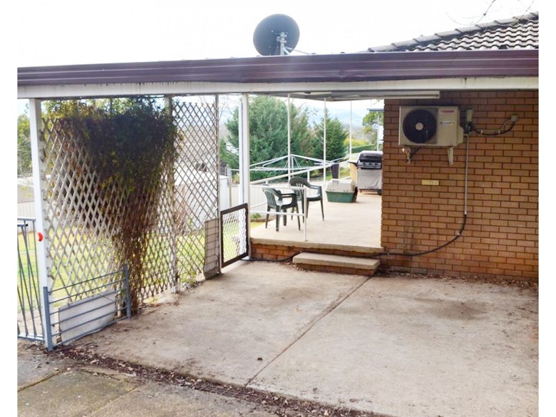 31 Clarke Street, Tumut NSW 2720