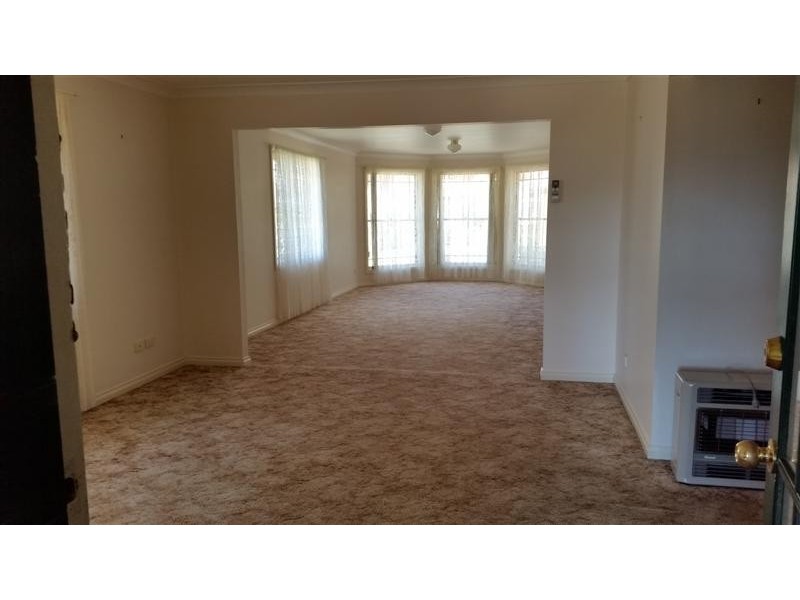 7 The Pavilion, Tumut NSW 2720