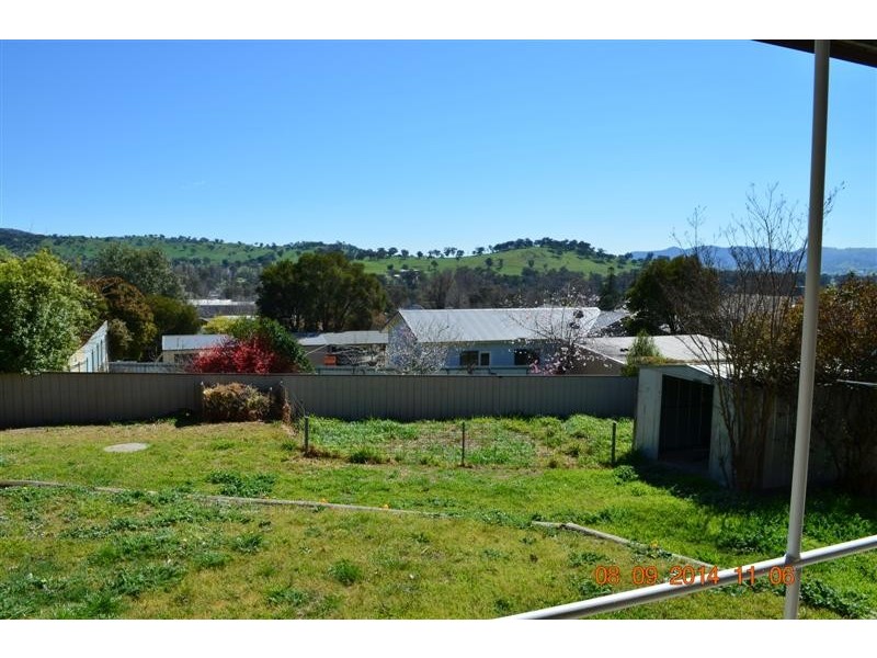 31 Clarke Street, Tumut NSW 2720