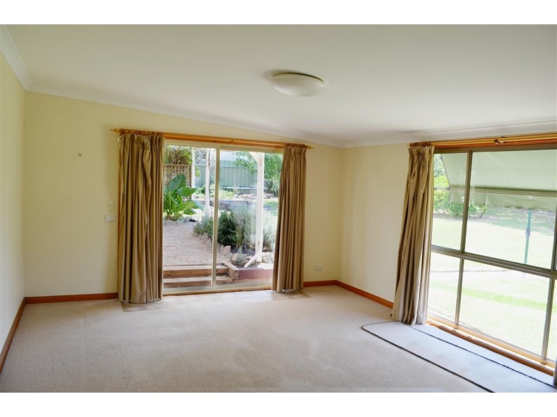 53 Carey Street, Tumut NSW 2720