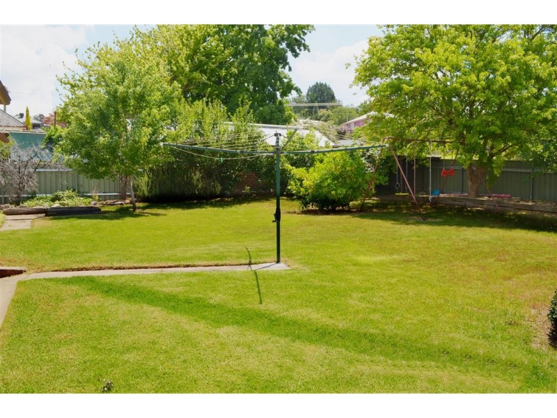 53 Carey Street, Tumut NSW 2720