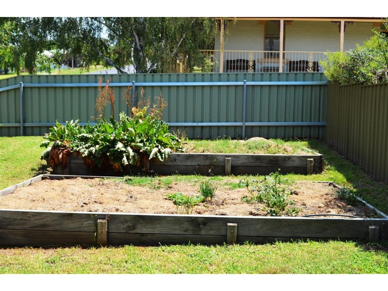 53 Carey Street, Tumut NSW 2720