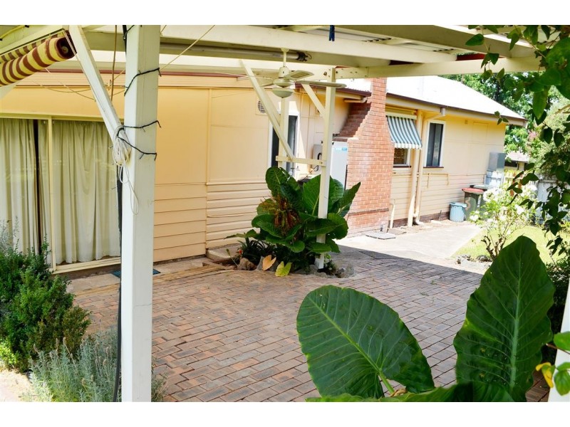 53 Carey Street, Tumut NSW 2720