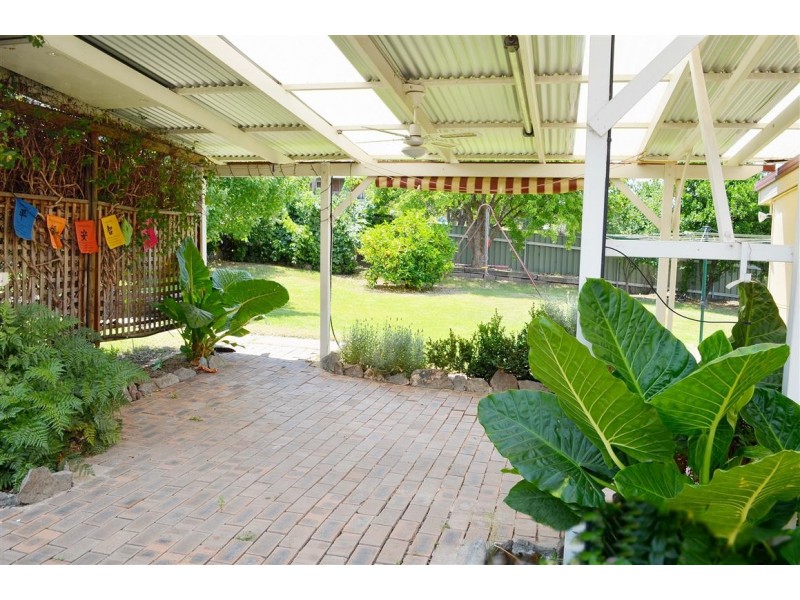 53 Carey Street, Tumut NSW 2720