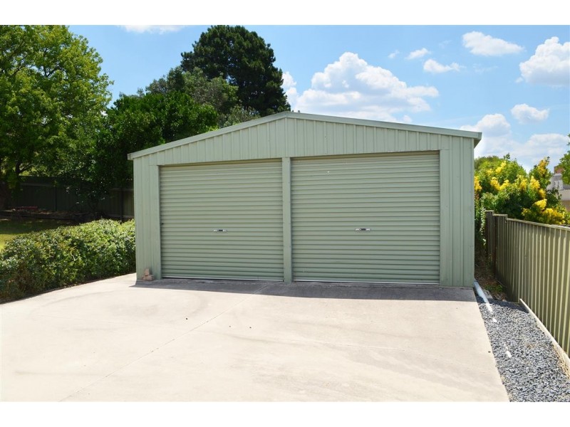 53 Carey Street, Tumut NSW 2720