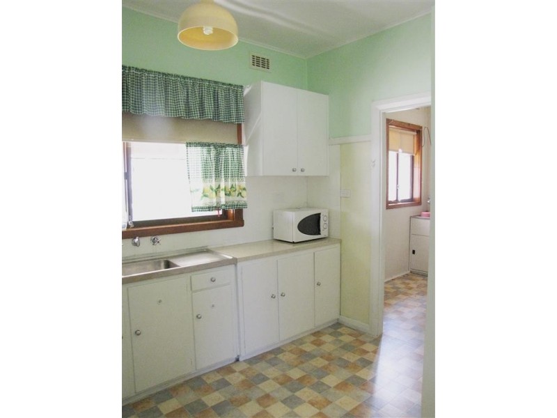 8 Pioneer Street, Batlow NSW 2730