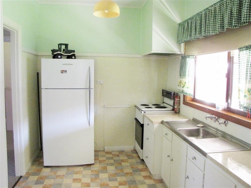 8 Pioneer Street, Batlow NSW 2730