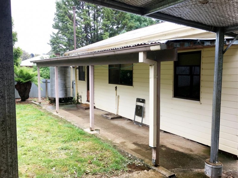 8 Pioneer Street, Batlow NSW 2730