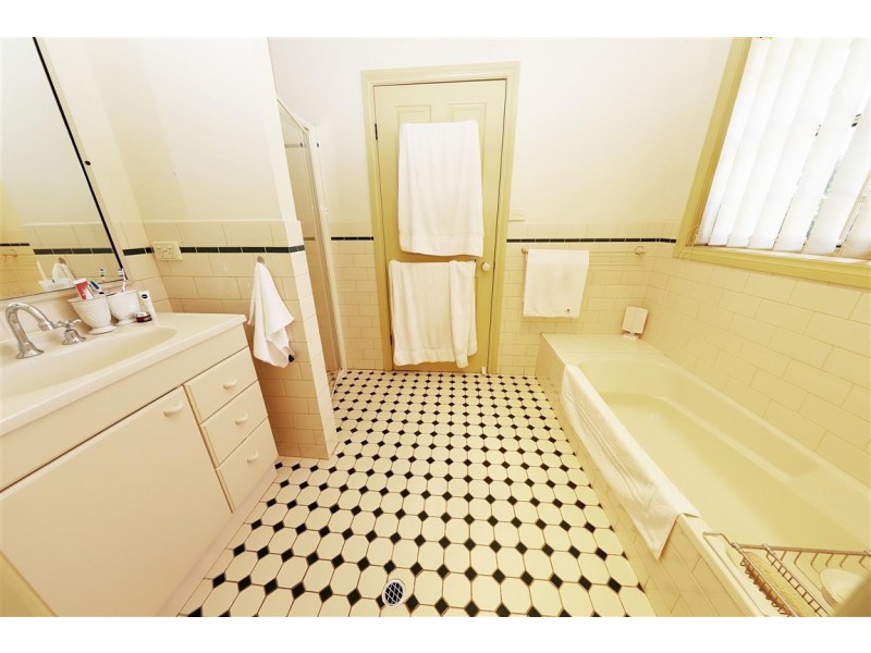 2 Coolamine Circuit, Tumut NSW 2720