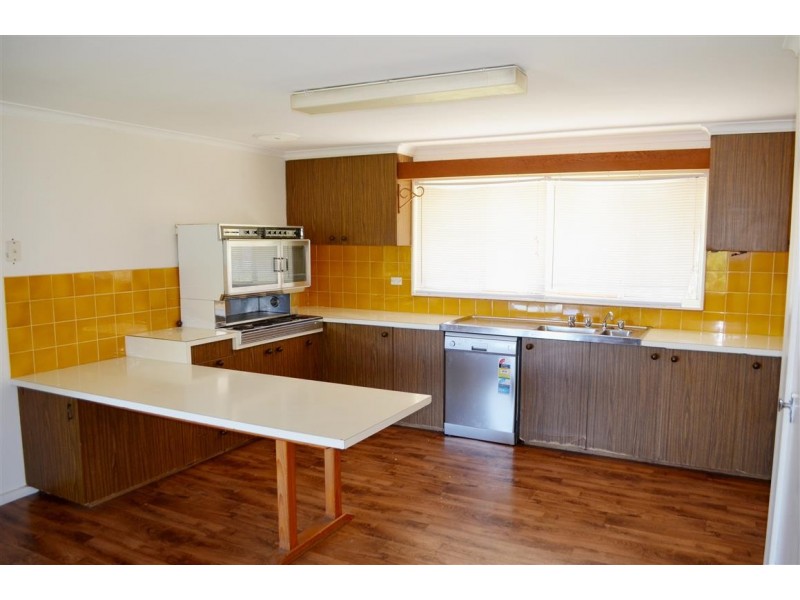 15 Camp Street, Adelong NSW 2729