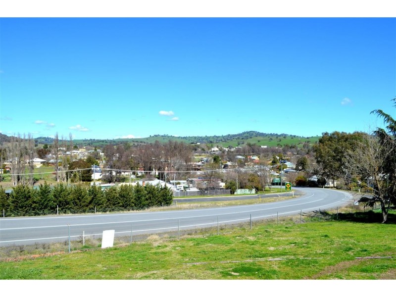 15 Camp Street, Adelong NSW 2729