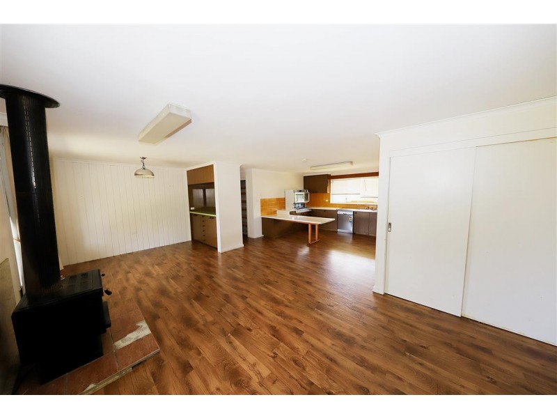 4 Camp Street, Adelong NSW 2729