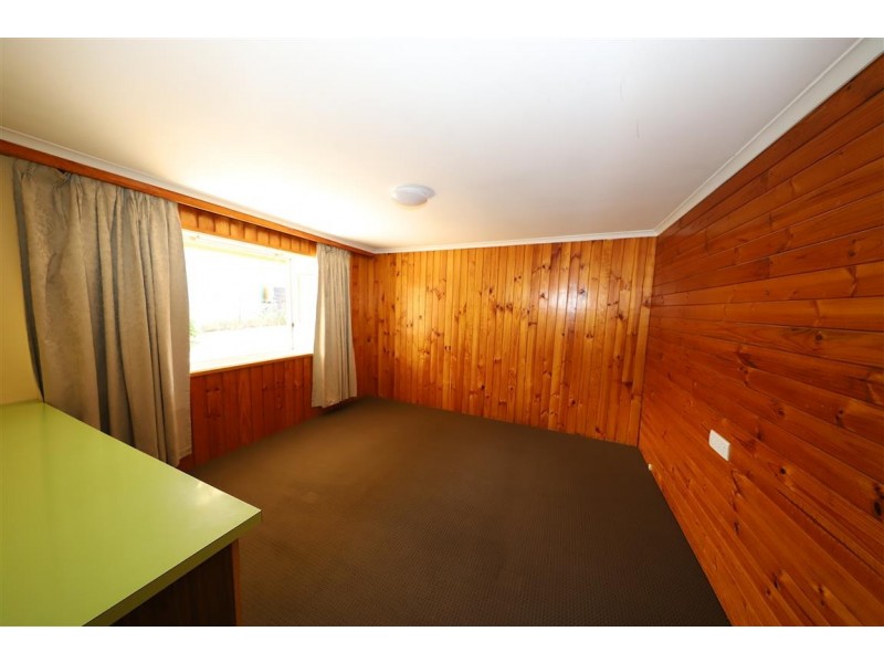 4 Camp Street, Adelong NSW 2729