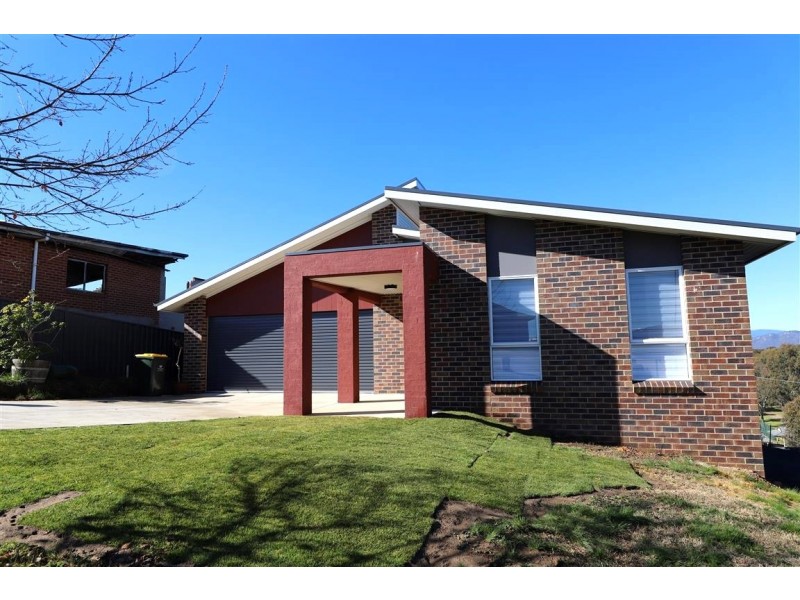 10 Lindbeck Avenue, Tumut NSW 2720