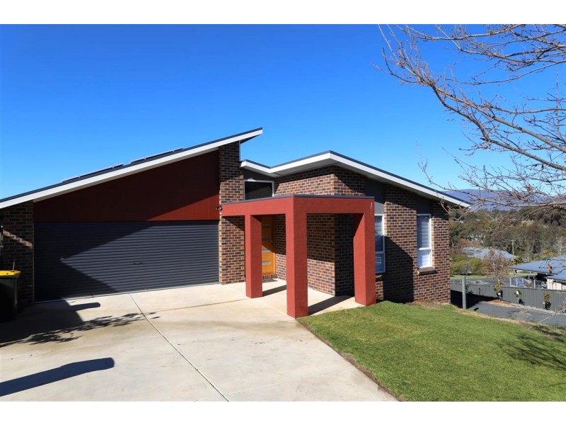 10 Lindbeck Avenue, Tumut NSW 2720