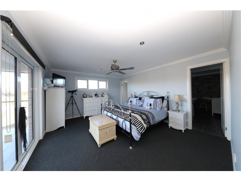 10 Lindbeck Avenue, Tumut NSW 2720