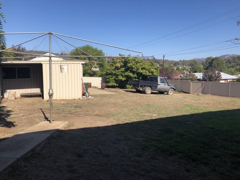 137 Lambie Street, Tumut NSW 2720
