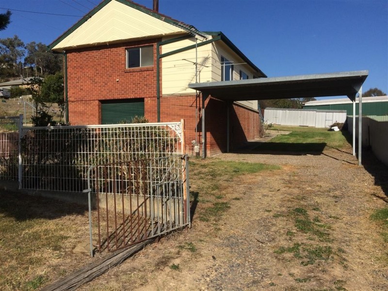 84 Carey Street, Tumut NSW 2720
