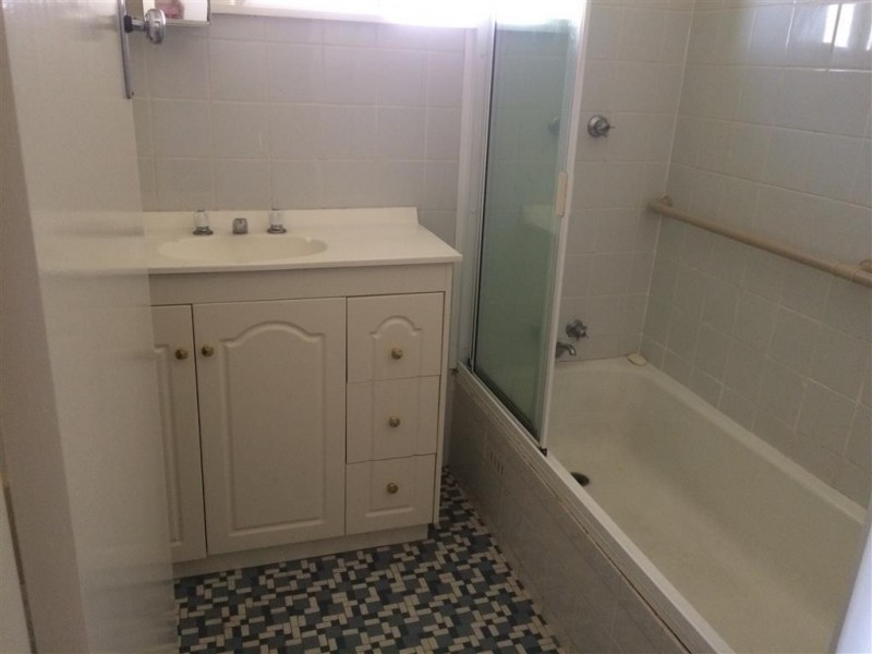 84 Carey Street, Tumut NSW 2720