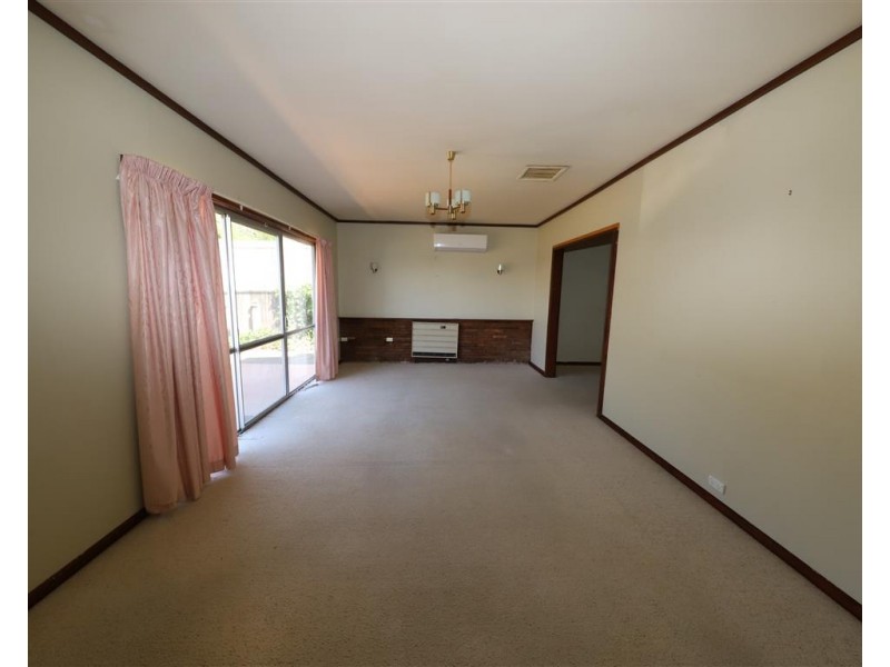 7 Charles street, Tumut NSW 2720