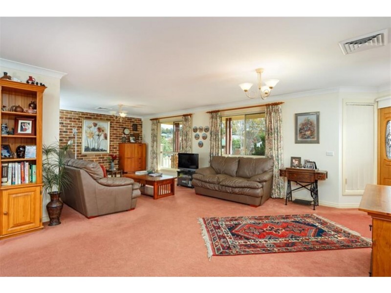 20 Howick Street, Tumut NSW 2720