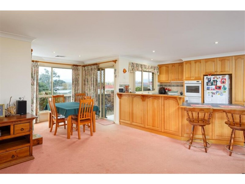 20 Howick Street, Tumut NSW 2720