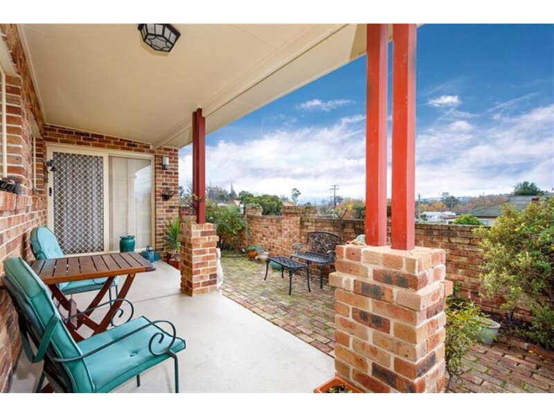 20 Howick Street, Tumut NSW 2720