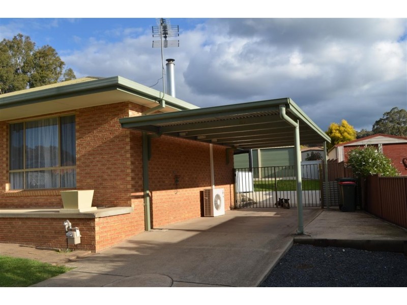 11 Bottlebrush Drive, Tumut NSW 2720