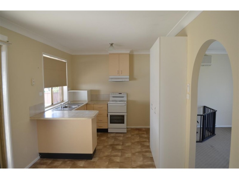 11 Bottlebrush Drive, Tumut NSW 2720