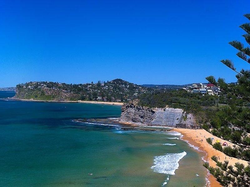 33 The Serpentine, Bilgola NSW 2107