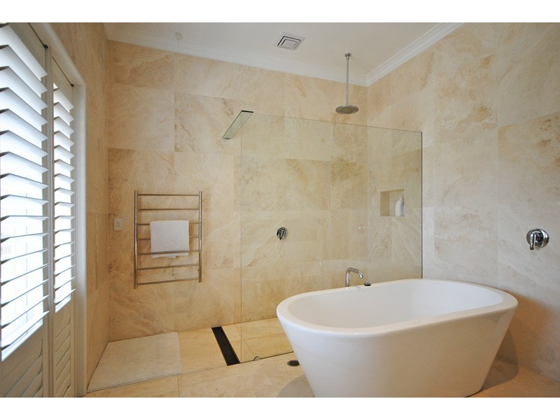 33 The Serpentine, Bilgola NSW 2107