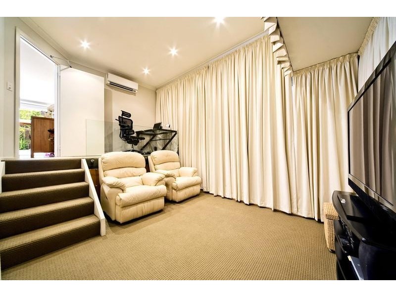 11 Irrawong Road, North Narrabeen NSW 2101