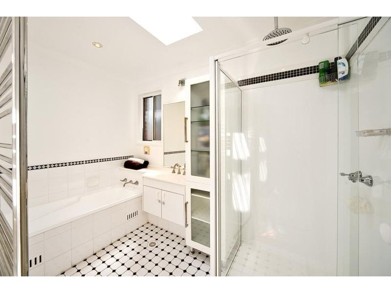 11 Irrawong Road, North Narrabeen NSW 2101