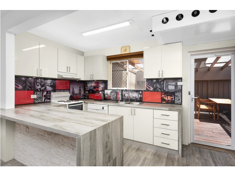 2/33 Bungalow Road, Roselands NSW 2196