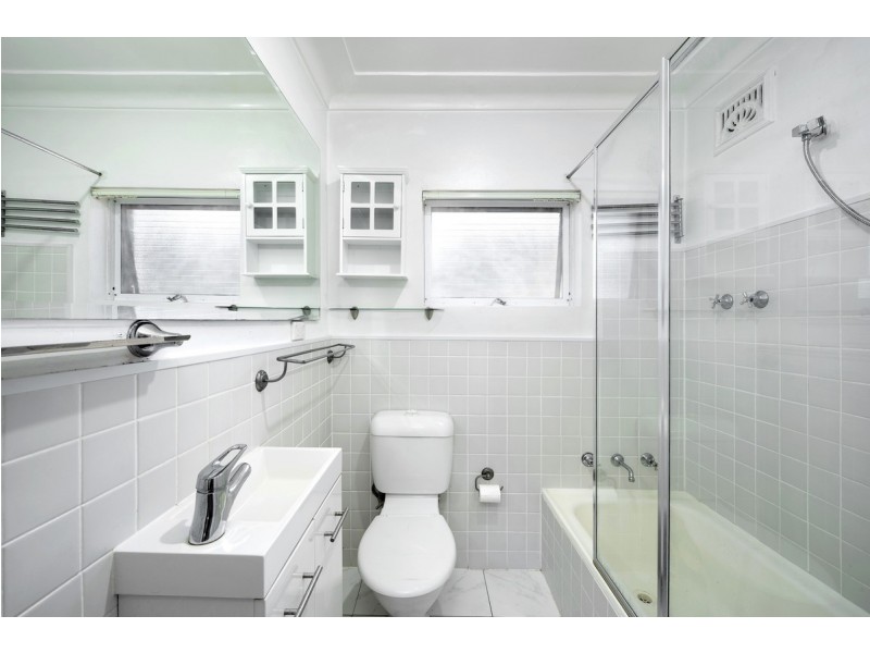 2/33 Bungalow Road, Roselands NSW 2196