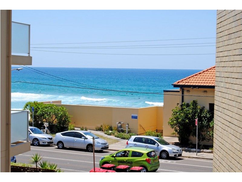 1/50A Carrington Parade, Curl Curl NSW 2096