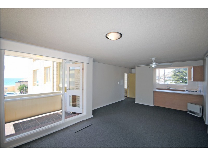 1/50A Carrington Parade, Curl Curl NSW 2096